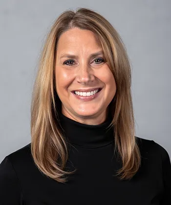 denise-hackendahl-headshot